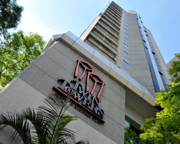 Aparthotel Twin Towers