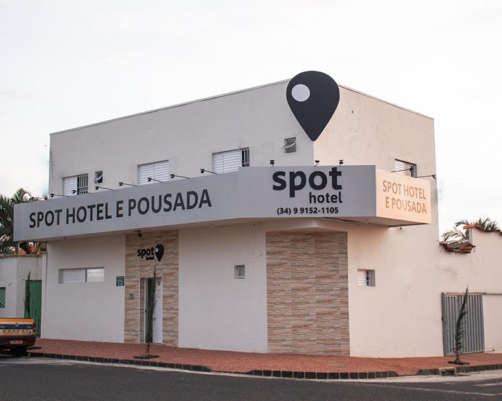 Spot Hotel e pousada