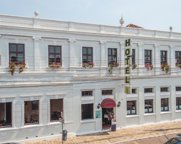 Central Palace Hotel