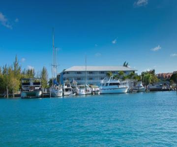Flamingo Bay Hotel & Marina