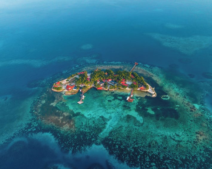 Ray Caye, An Island Resort