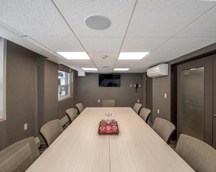 Coast Calgary Downtown Hotel & Suites by APA
