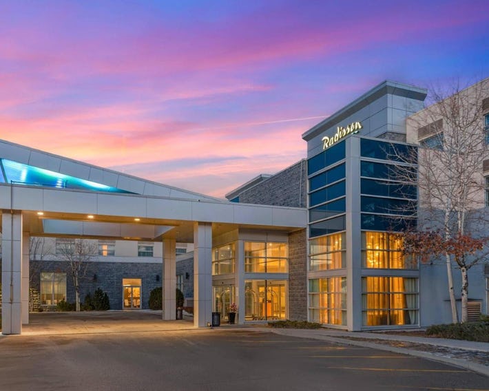 Radisson Hotel & Conference Centre Calgary Airport