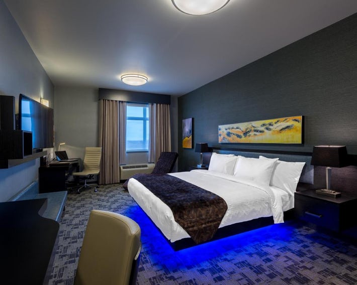 Applause Hotel Calgary Airport by CLIQUE