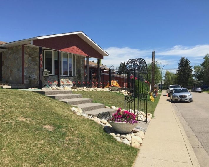 The Calgary Hub hostel style Home