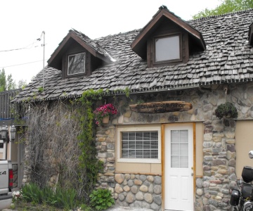 Cobblestone Manor