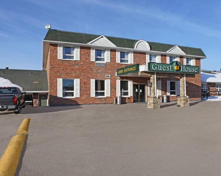 Guest House Inn & Suites