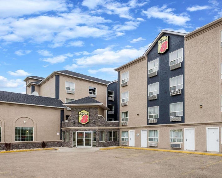Super 8 by Wyndham Grande Prairie