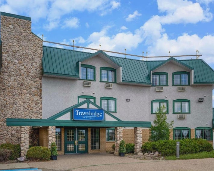 Travelodge by Wyndham Lacombe