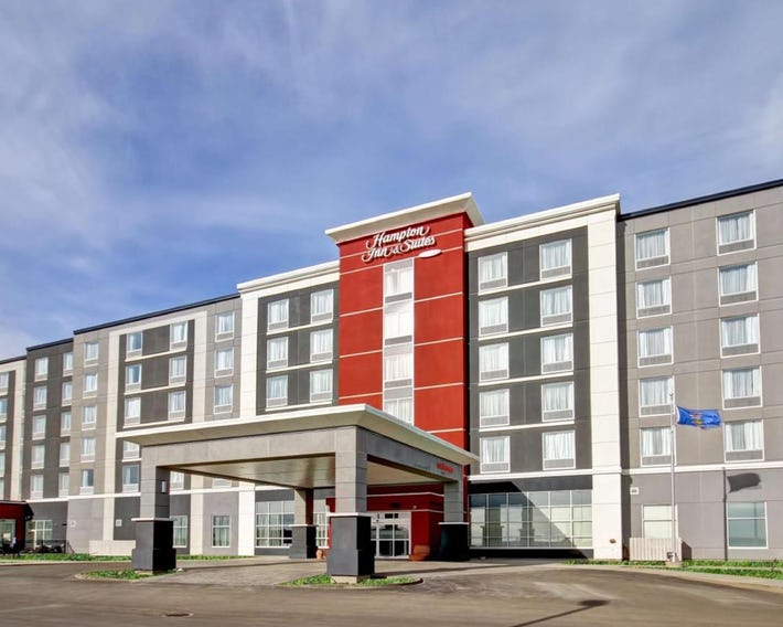 Hampton Inn & Suites - Medicine Hat