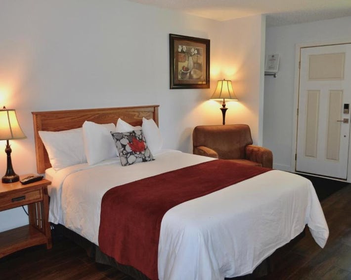 Schott's Lake Conference & Resort