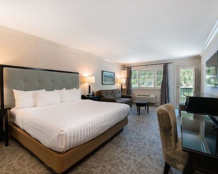 Prestige Lakeside Resort