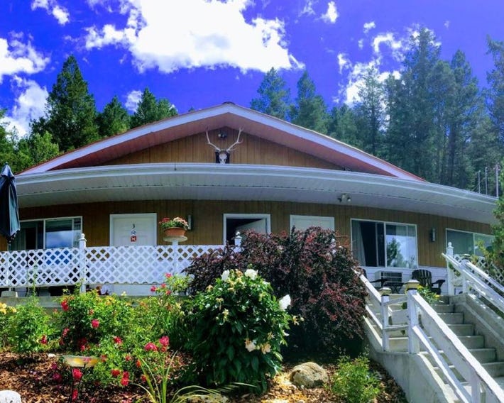 Crescent Motel