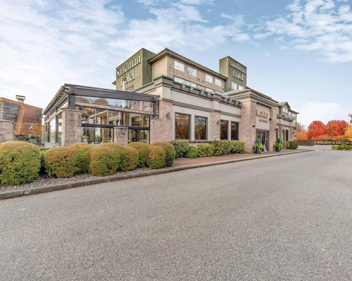 Sandman Hotel Vancouver Airport