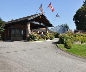 Lake City Inn & Suites