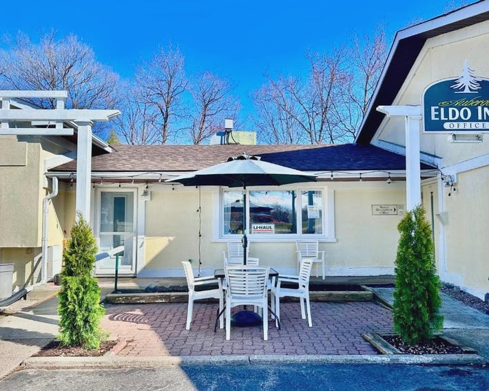 Auberge Eldo Inn