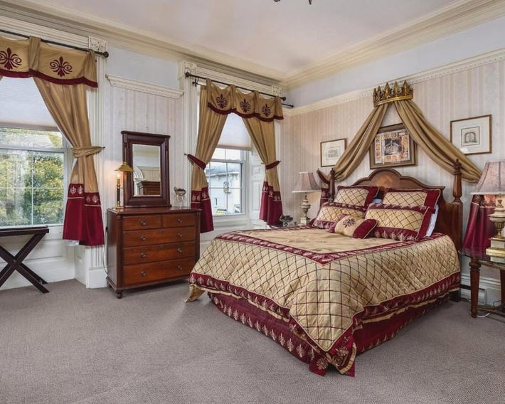 Noble Suites