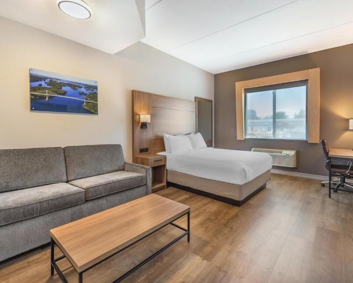 Best Western Plus 1000 Islands Hotel & Suites- Newly Renovated