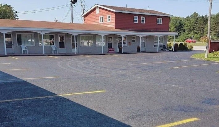 Skyways Motel