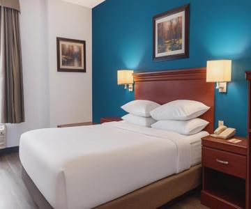 Premier Inn & Suites - Downtown Hamilton