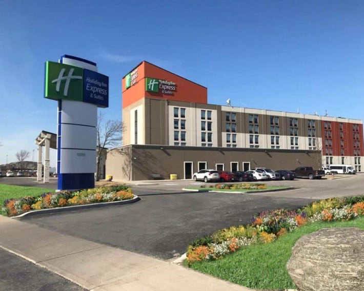 Holiday Inn Express & Suites Toronto Airport West by IHG