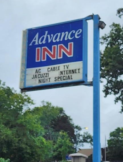 Advance Inn