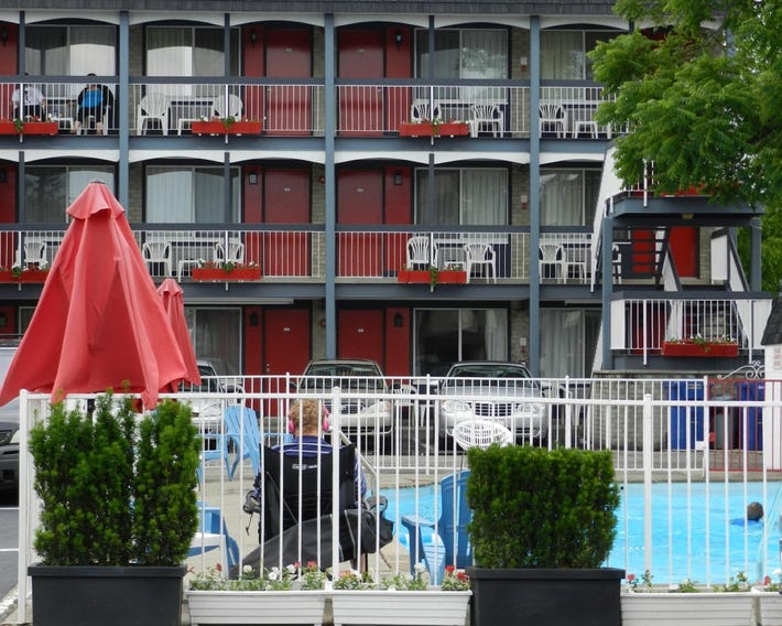 Kings Inn Near the Falls