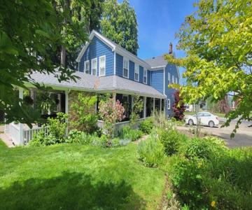 Royal Manor Bed & Breakfast