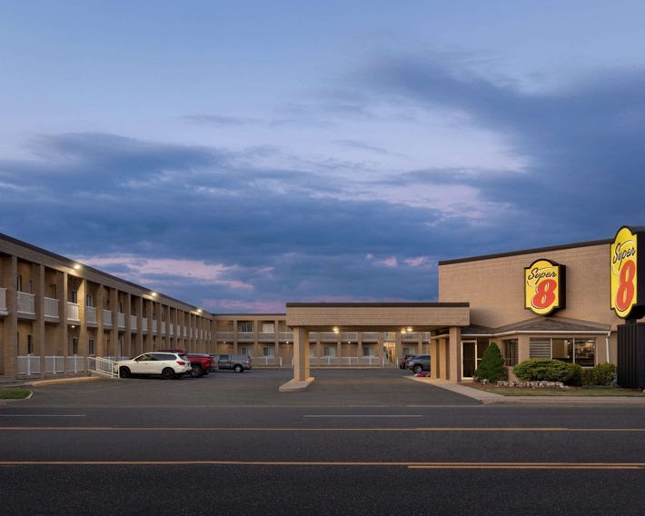 Super 8 by Wyndham Windsor/Dougall