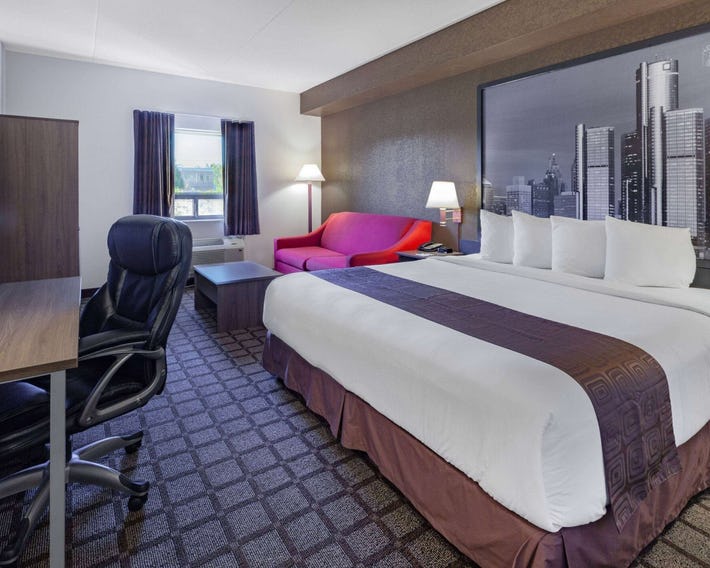 Super 8 by Wyndham Ambassador Bridge Windsor ON