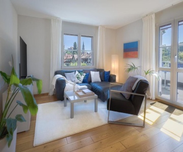 Apartment With Mattress In Living Room