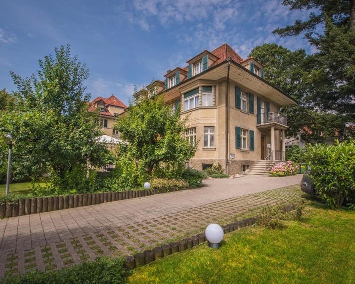 Max Aviation Villa & Apartments