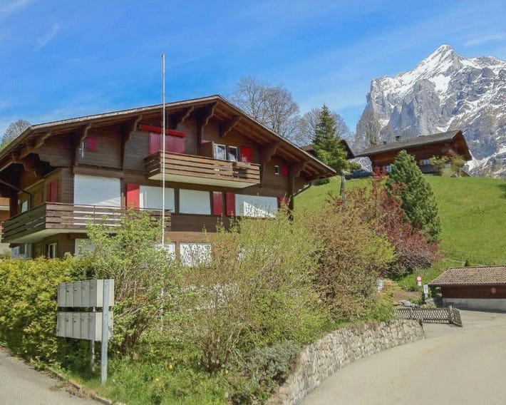Fantastic view, cosy flat in chalet Bergfink