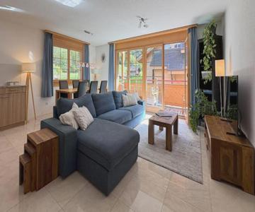 Family Frame Apartment
