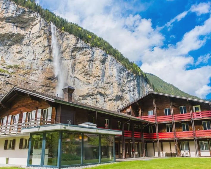 Alpine Base Hostel - Adults only