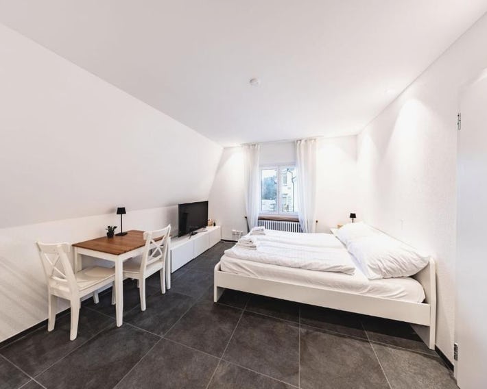 Max Apartments