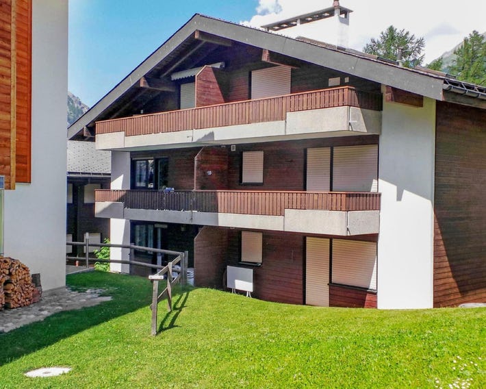 Luchre - One Bedroom