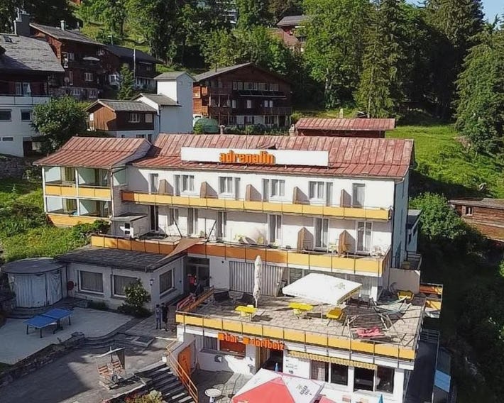 Adrenalin Backpackers Hotel
