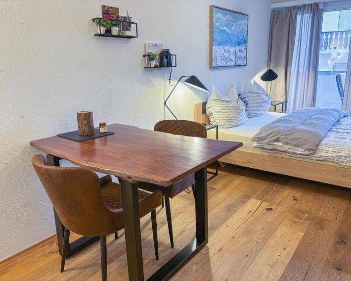 swissme - modernes Studio am Sportplatz mit Balkon & Parkplatz