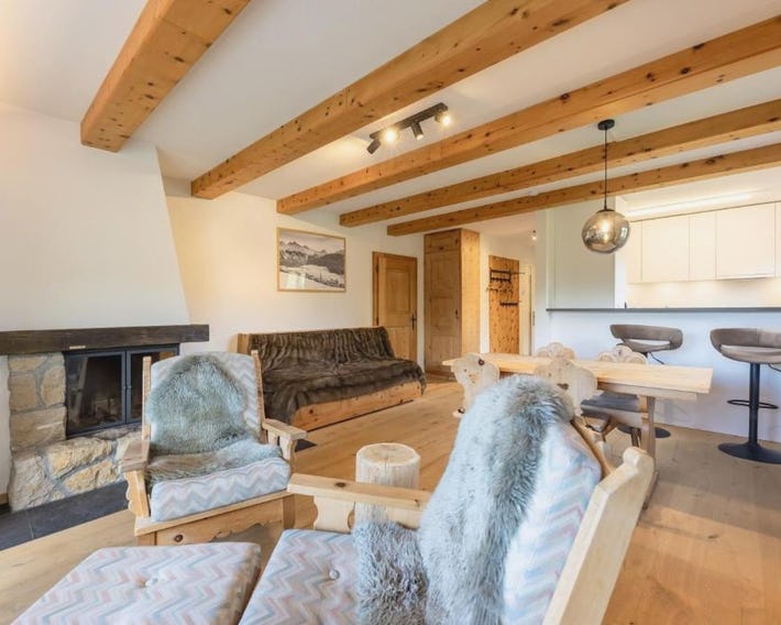 Cosy Apartment facing Piz Rosatsch with eFireplace, Pool & Sauna