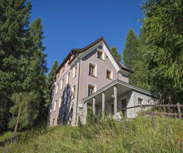 Hostel by Randolins