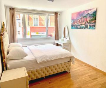 City Apartment - close to town - by PA