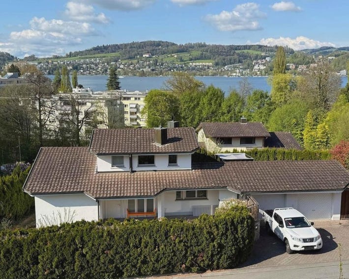 Spacious house with partial lake view