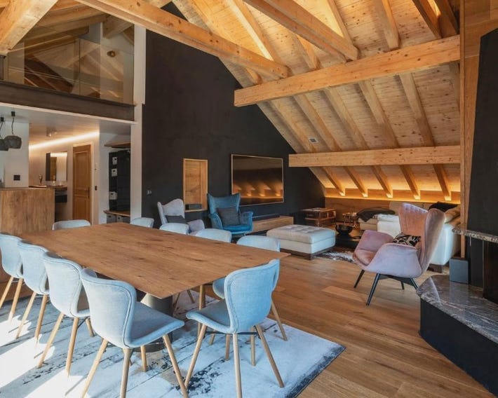 Central, Luxury, Chalet-Style Penthouse Apartment