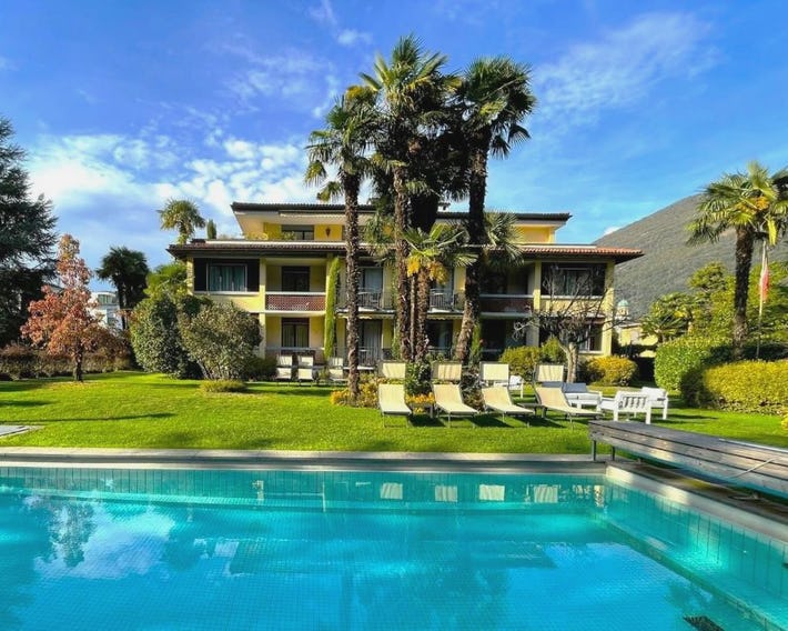 Villa Siesta, Park & Pool Living