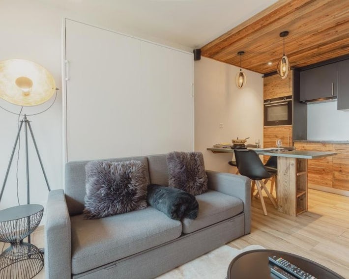 Studio rénové et élégant en plein centre