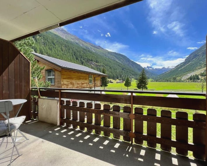 Panorama apartment for 2 near Zermatt with parking!