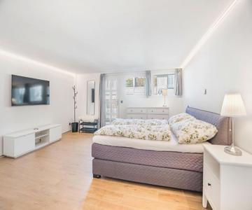 Completely renovated, furnished studio with plenty of comfort