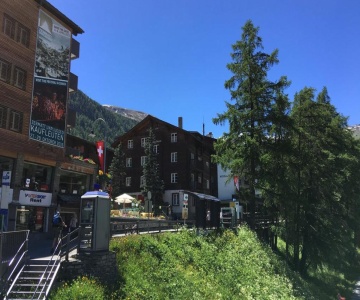 Arnika, Chalet