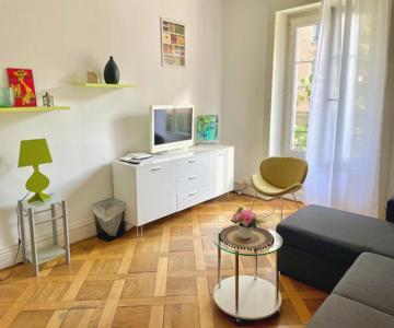 8 minutes walking from Lausanne Train station